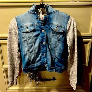 A blue gray cat and jack 1012 Jean jacket that’s warm